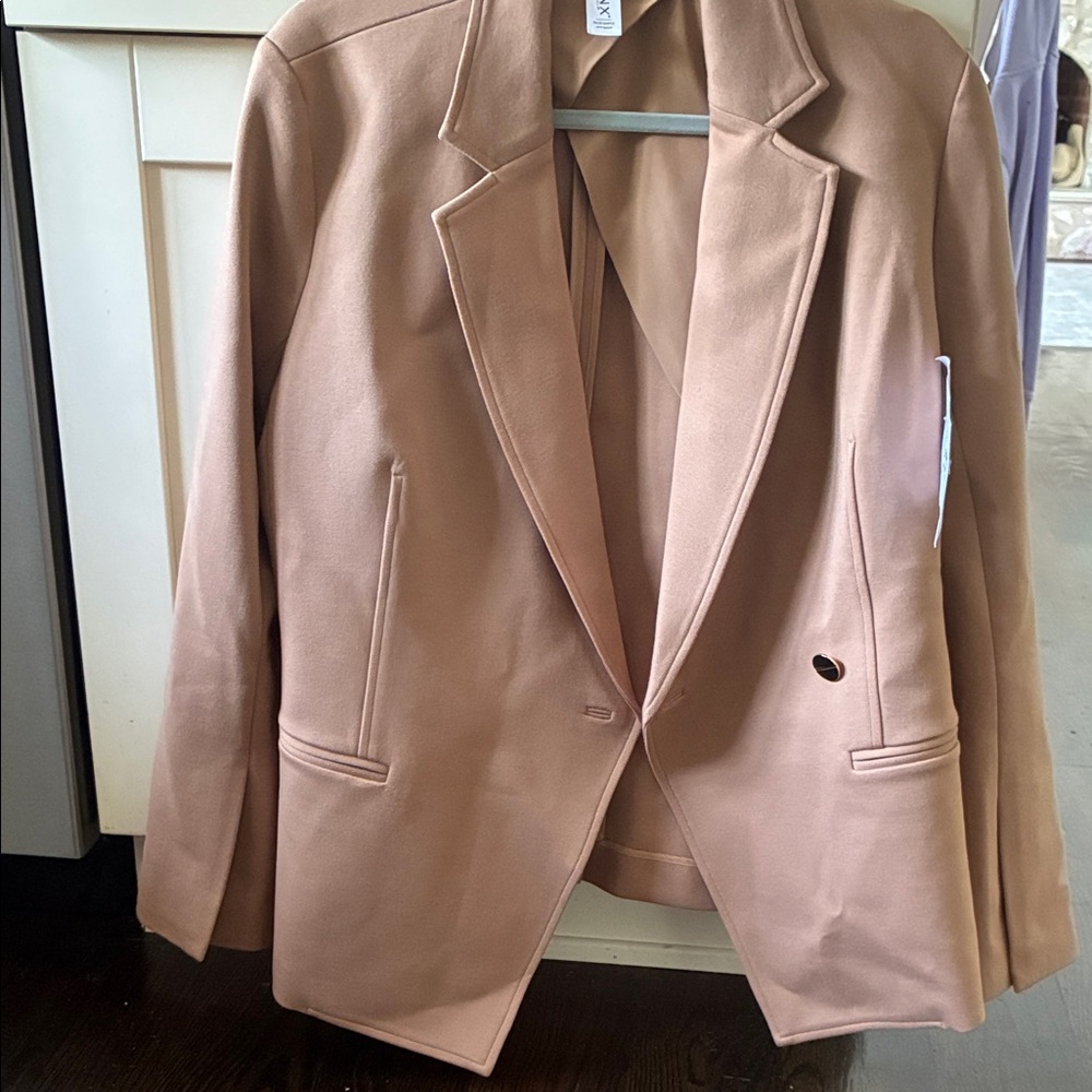 Medium SPANX Classic Tan Blazer